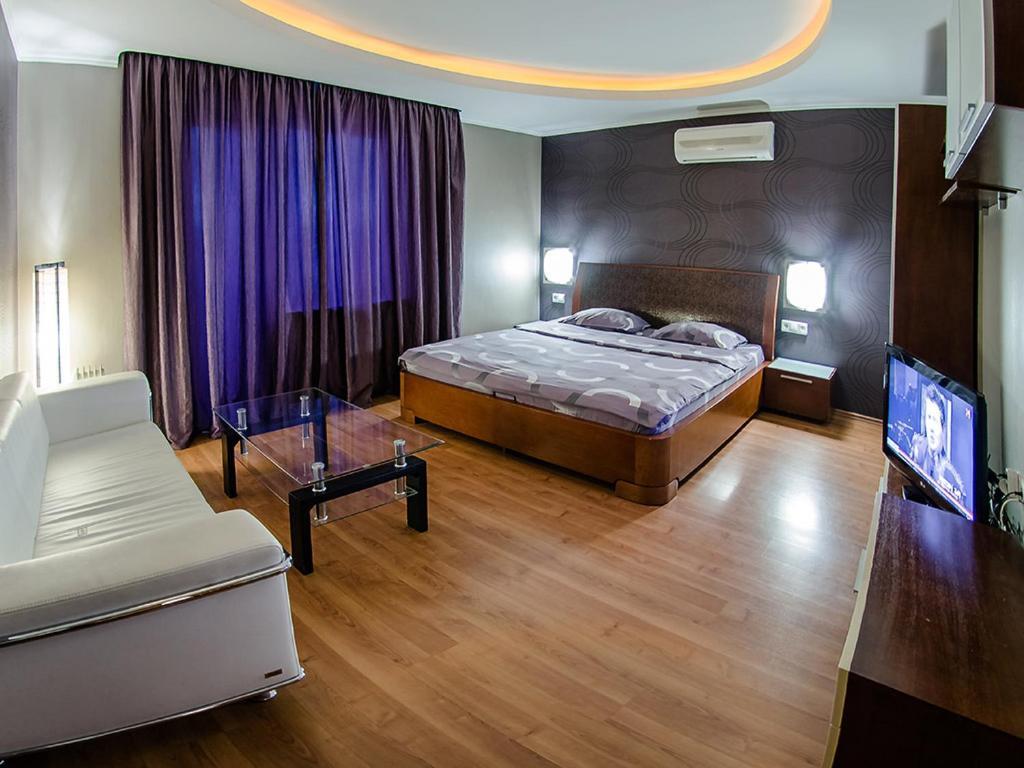 Hotrent City Киев Екстериор снимка